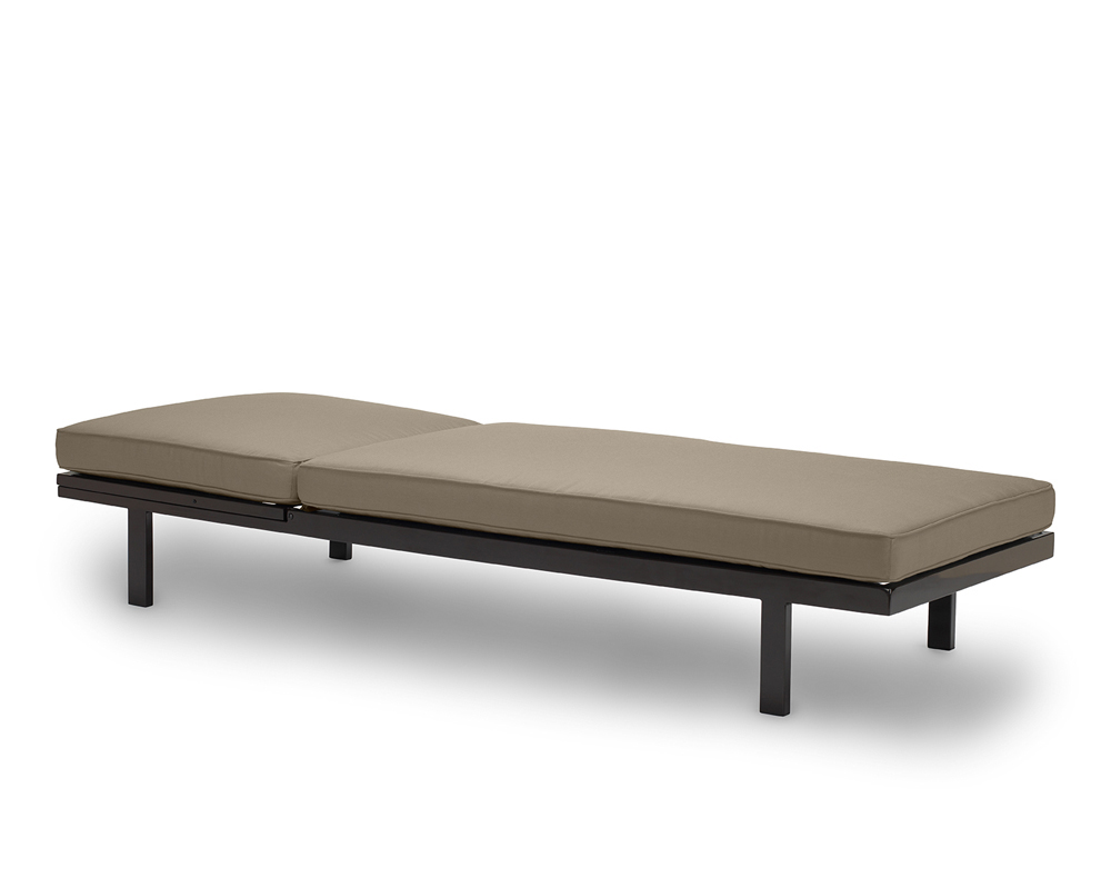 03_Chaise_Flat_Espresso_Taupe